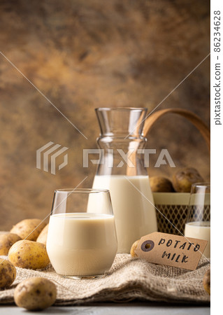 Potato milk alternative non dairy drink 86234628