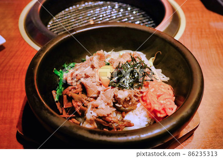 烤肉店 石燒拌飯 86235313