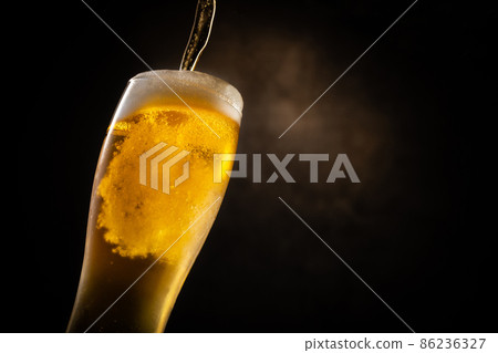 Pour a beer Pour a beer 86236327