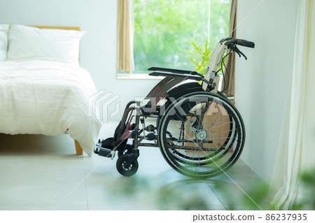 床和輪椅 床和輪椅 86237935