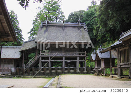The main shrine of Kamosu Shrine, a national treasure / Matsue City, Shimane Prefecture 86239340