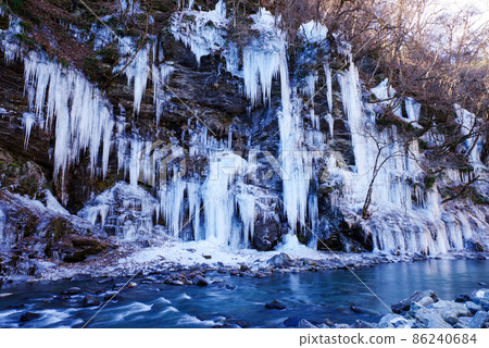 秩父的三大冰柱和三十個槌冰柱 86240684