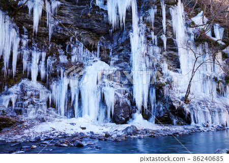 Chichibu's three major ice pillars and thirty mallet ice pillars Chichibu's three major ice pillars and thirty mallet ice pillars 86240685
