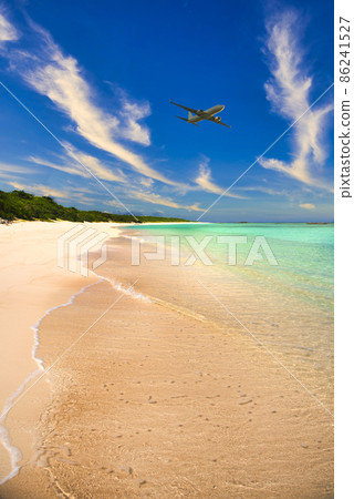 竹富島美麗的珊瑚礁海 竹富島美麗的珊瑚礁海 86241527