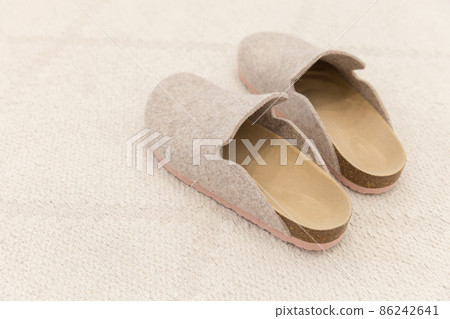 Cork hot sale sole slippers