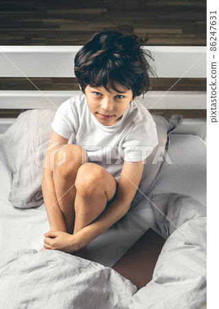 Little boy suffering from sleep disorder 86247631