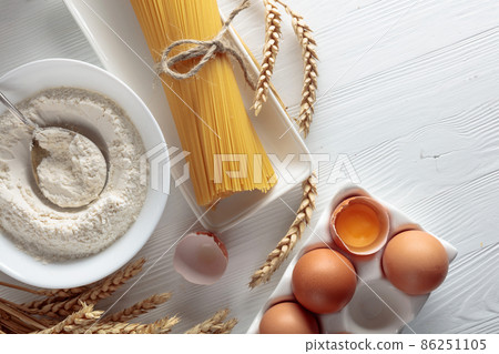Spaghetti with ingredients. Spaghetti with ingredients. 86251105