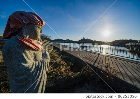 Morning Kiso River scenery watched by Jizo 86253050