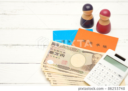 Pension image Pension notebook and old couple 86253748