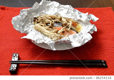 錫箔烤三文魚 錫箔烤三文魚 86254118