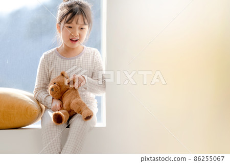 兒童生活方式冬季午後陽光 86255067