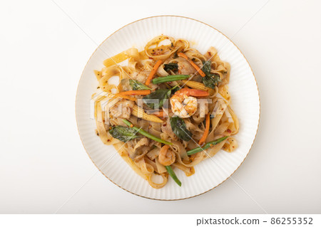 醉面（泰國菜：辣羅勒炒麵） 86255352