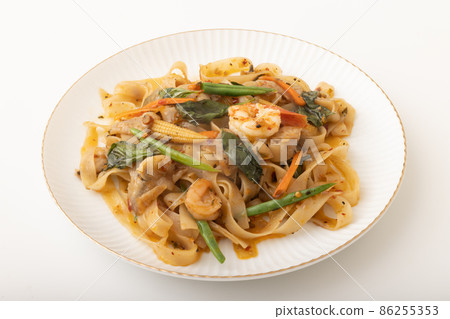 醉面（泰國菜：辣羅勒炒麵） 86255353