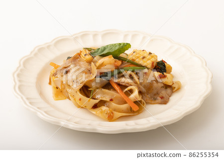 醉面（泰國菜：辣羅勒炒麵） 86255354