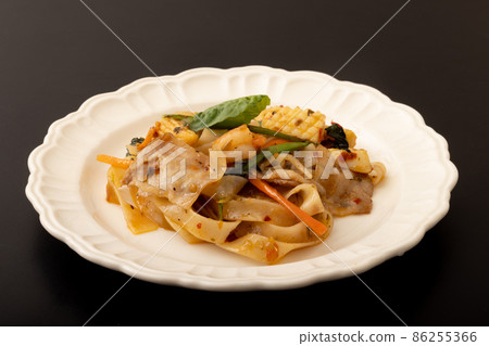 醉面(泰國菜:辣羅勒炒麵) 醉面(泰國菜:辣羅勒炒麵) 86255366