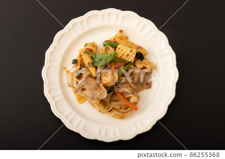 醉面（泰國菜：辣羅勒炒麵） 86255368