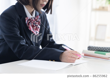 High school image: Hands of high school girls studying 86255962