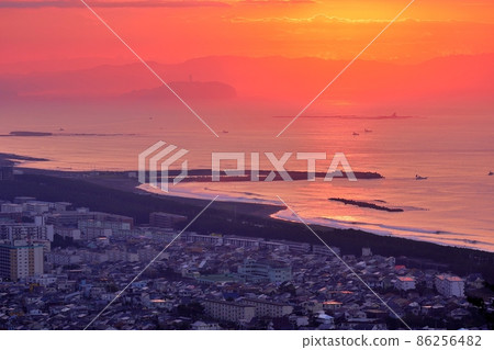 從湘南平 (Shonandaira) 看到的日出 86256482