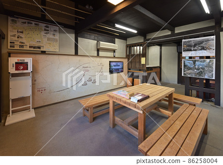 Yuasa Traditional District Rest Area Okatadashi (Yuasa Town, Arida District, Wakayama Prefecture) 86258004