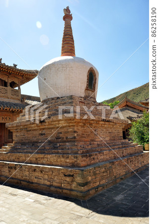 中國青海省海東市曲壇寺藏傳佛教寺廟 中國青海省海東市曲壇寺藏傳佛教寺廟 86258190