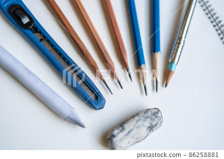 Drawing supplies 86258881