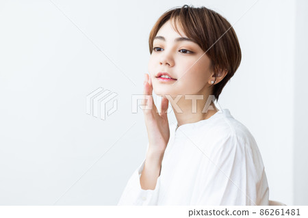 Young women beauty skin care Young women beauty skin care 86261481