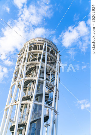 [Kanagawa Prefecture] Enoshima Sea Candle towering against the blue sky 86262924