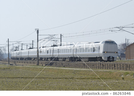 Hokuriku Main Line Mikawa-Kaga Kasama JR West 683 series T35 + T22 formation (Kanazawa) Thunderbird 86263846