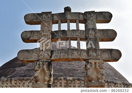 Stupa No 1, West Gateway, Closeup of carved Architrave, The Great Stupa, World Heritage Site, Sanchi, Madhya Pradesh, India. Stupa No 1, West Gateway, Closeup of carved Architrave, The Great Stupa, World Heritage Site, Sanchi, Madhya Pradesh, India. 86268252