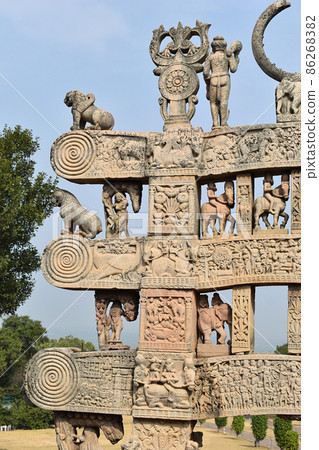 Stupa No 1, North Gateway. Rear view of Architraves, Top Architrave Stupa No 1, North Gateway. Rear view of Architraves, Top Architrave 86268382