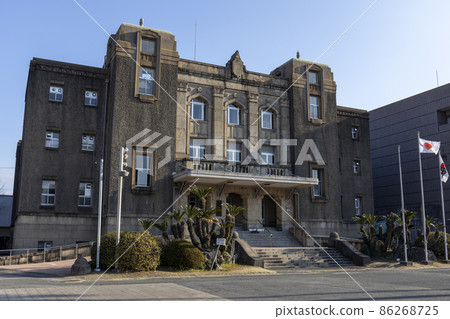 Central public hall 86268725