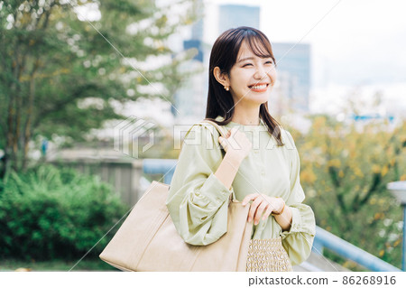  Casual business woman 86268916