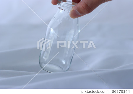乾淨的奶瓶 乾淨的奶瓶 86270344
