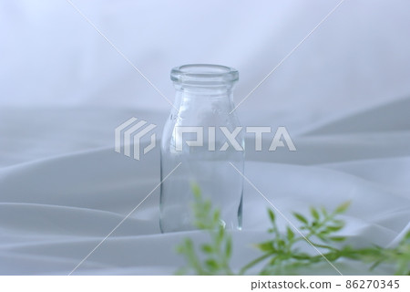 乾淨的奶瓶 86270345