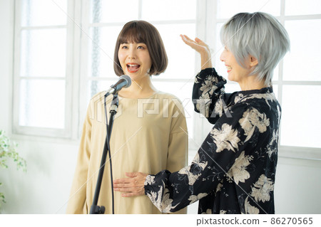 Voice training 86270565