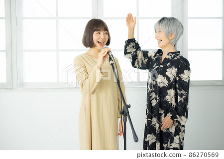 Voice training 86270569