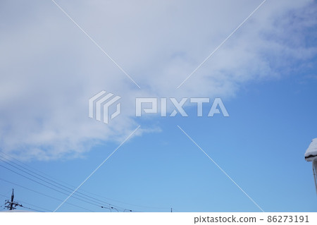 The sky where clouds gathered in a circle and became a big circle The sky where clouds gathered in a circle and became a big circle 86273191
