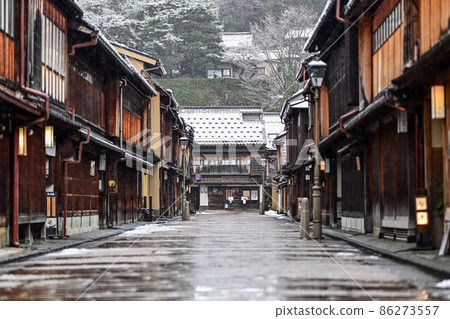 雪落山酒吧 86273557
