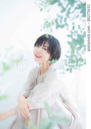 短髮女植物 短髮女植物 86273632
