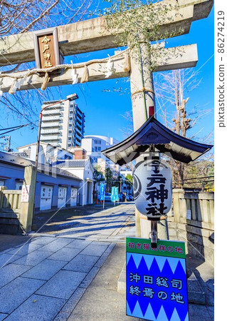 Tokyo Asakusa Shichifukujin Tour Torii of Imado Shrine Tokyo Asakusa Shichifukujin Tour Torii of Imado Shrine 86274219