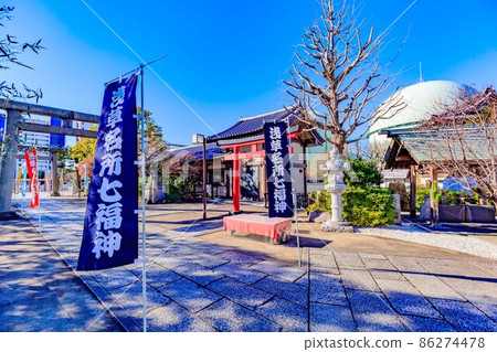 Tokyo Asakusa Shichifukujin Tour: The approach to Ishihama Shrine and the Otorii Tokyo Asakusa Shichifukujin Tour: The approach to Ishihama Shrine and the Otorii 86274478