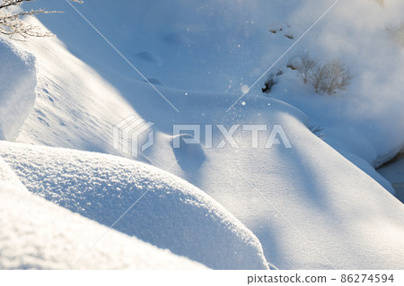 [鑽石塵] 雪上閃耀的太陽柱 86274594