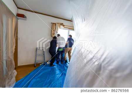 Housing remodeling bathroom demolition work 86276566