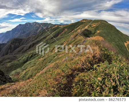 Ridge from Mt. Nanatsugo to Mt. Tanigawa 86276573