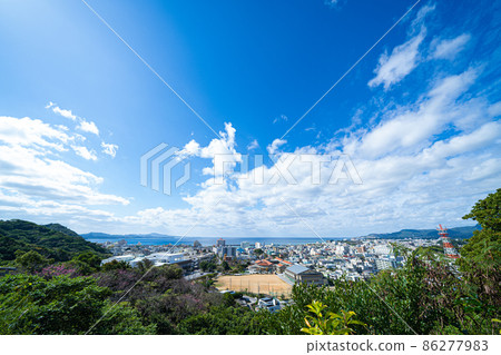 藍天蔓延的名護市 藍天蔓延的名護市 86277983