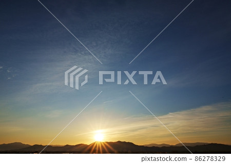 Winter morning sky, cirrus clouds illuminated by the morning sun, sky-based, wide-angle Winter morning sky, cirrus clouds illuminated by the morning sun, sky-based, wide-angle 86278329