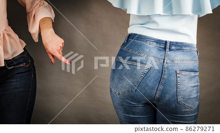 Woman showing her curves Woman showing her curves 86279271