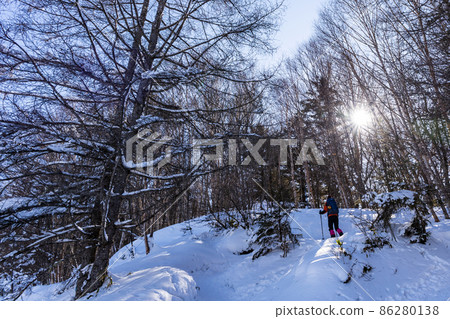 Mountain trails on snowy mountains Mountain trails on snowy mountains 86280138