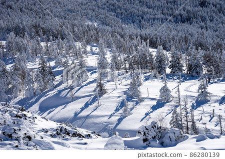 Snowy mountain ice 86280139