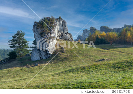 Limestone rocks Limestone rocks 86281708
